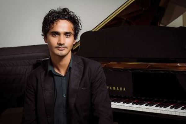 Pianist Ben Socrates